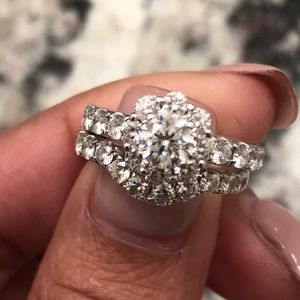 Sold$$$Wedding/engagement set 2 carats total